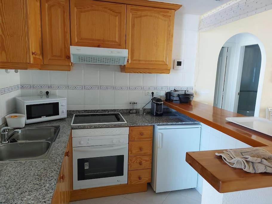 Estupendo Apartamento En Primera Linea De Playa Y Con Vistas Al Mar دينايا المظهر الخارجي الصورة