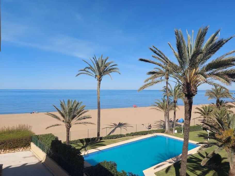 Estupendo Apartamento En Primera Linea De Playa Y Con Vistas Al Mar دينايا المظهر الخارجي الصورة