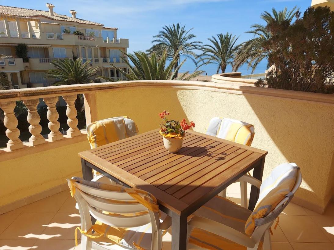 Estupendo Apartamento En Primera Linea De Playa Y Con Vistas Al Mar دينايا المظهر الخارجي الصورة